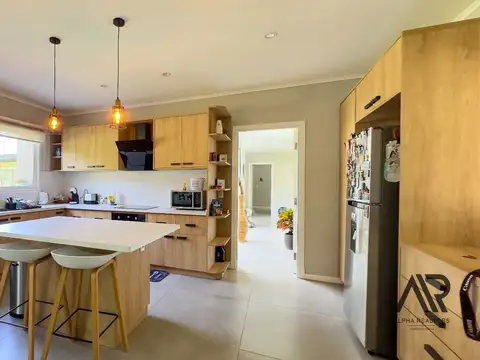 Casa 7 ambientes con 5 baños