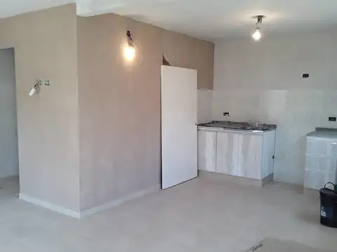 Casa en Venta en Castelar, USD 88.000