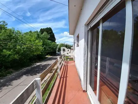 Departamento de 2 ambientes en venta con cochera en Hurlingham.