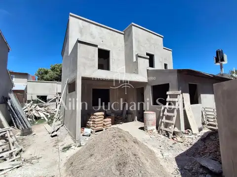 VENTA EN POZO DUPLEX 4 AMBIENTES MAR DEL TUYU