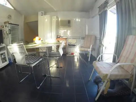 Casa 5 ambientes con 1 baño