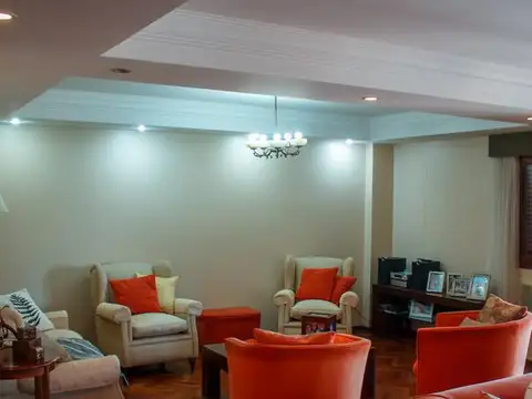 Departamento 9 ambientes con 2 baños