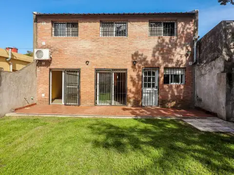 Depto Tipo Casa en Venta en Villa Adelina, USD 175.000