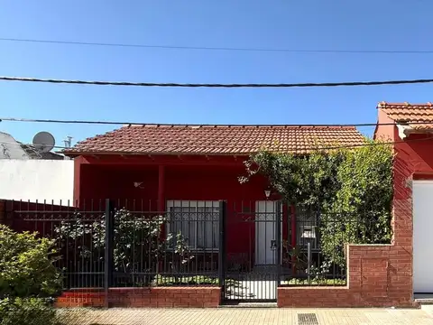 CASA CON PATIO APTA CREDITO  