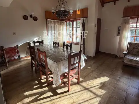 CASA EN PH 4 AMBIENTES, TODOS LOS SERVICIOS.