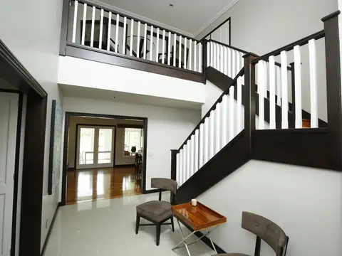 Casa 6 ambientes con 3 baños