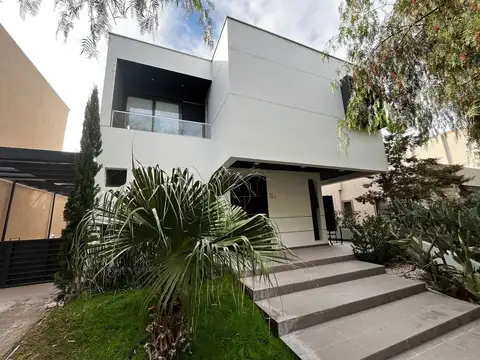 VENTA CASA BARRIO DALVIAN