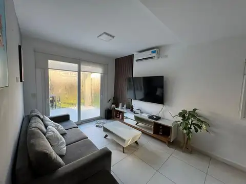 ###  Excelente Casa de 2 Plantas en Saraví Village 