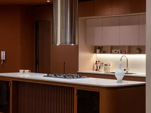 Casa 8 ambientes con 4 baños