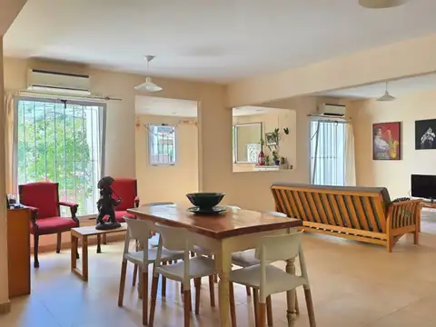 Casa 6 ambientes con 3 baños