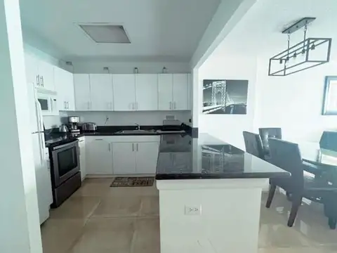 Departamento en Alquiler con 1 cocheras