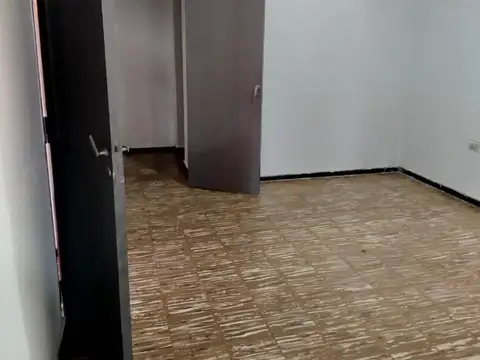 VENTA EN BLOQUE: VIVIENDA + DEPARTAMENTOS+ GALPON EN CIUDAD DE MENDOZA