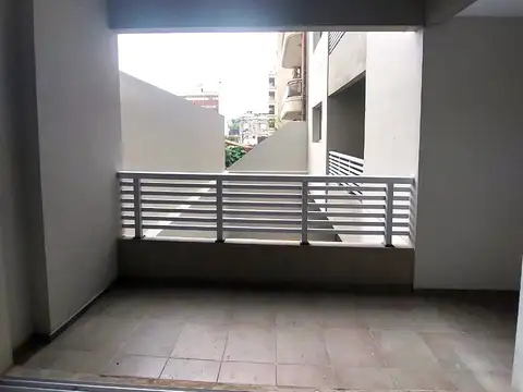 Ramon Falcon 6600, Piso 1