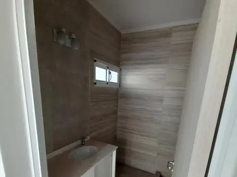 Casa en Alquiler con 1 cochera