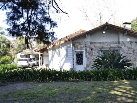 Venta Casa en esquina | Calle 477 y 26 - City Bell - La Plata