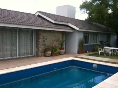 CASA EN VENTA SOBRE LAPLACE IDEAL USO COMERCIAL