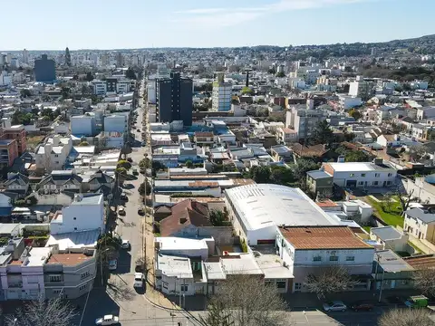 CASA EN VENTA 3 DORMITORIOS A RECICLAR EN TANDIL