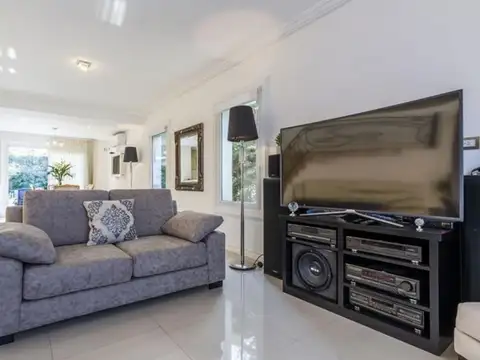 Casa en Venta en Moreno, USD 380.000