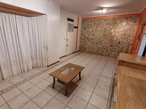 Depto Tipo Casa en Alquiler de 2 dormitorios