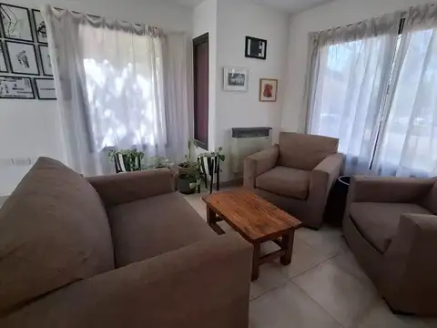 Casa 6 ambientes con 3 baños