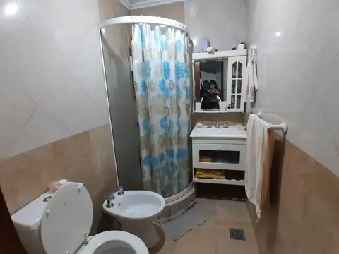 Casa 5 ambientes con 1 baño