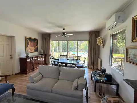 Casa 4 ambientes con 3 baños