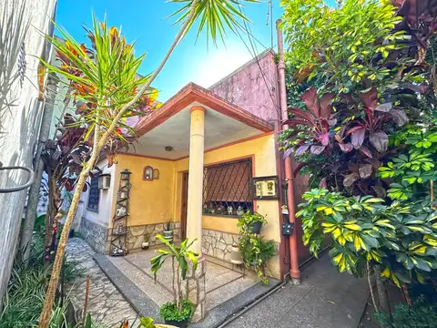 CASA 3 AMBIENTES CON 2 LOCALES AL FRENTE EN SAN ANDRES