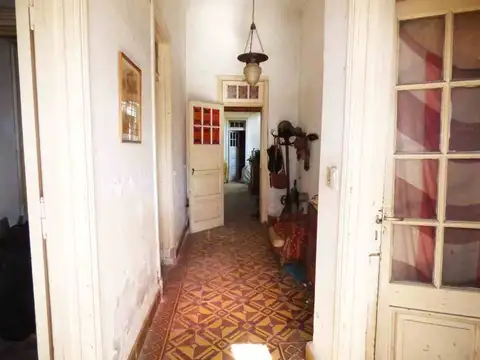 Casa 5 ambientes venta Burzaco Centro a reciclar