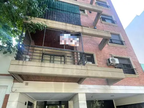 3 ambientes al frente con balcon