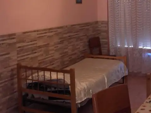 32 e/ Avenida Costanera y 1