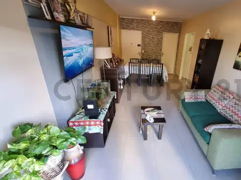 Castro Barros 2200, Piso 2