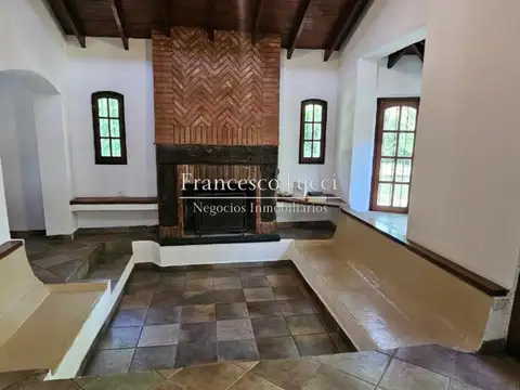 Casa 4 ambientes con 3 baños