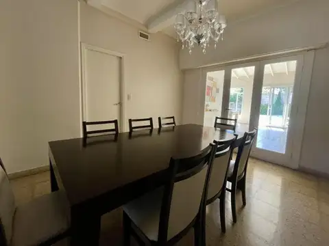 Casa en Alquiler Temporal con 3 cocheras