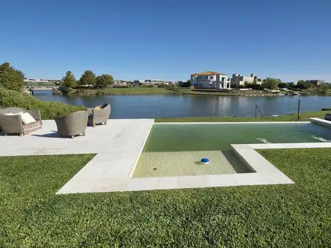 Venta Casa al agua a estrenar Area 10 Escriturable