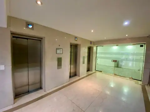 Oficina AAA alquiler Retiro con cochera