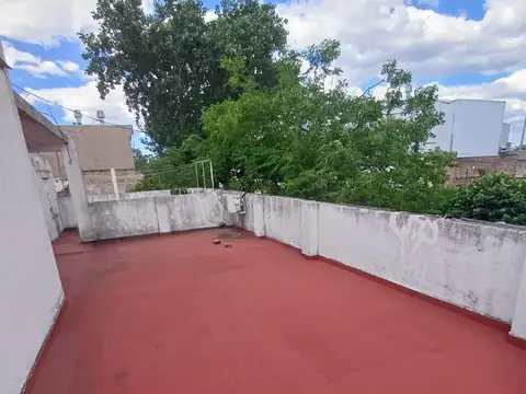 Casa 5 ambientes con 4 baños