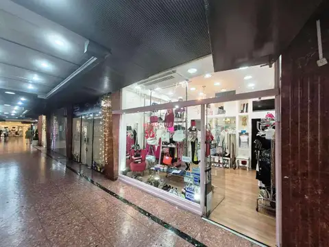 Local en Alquiler en Flores, $ 300.000
