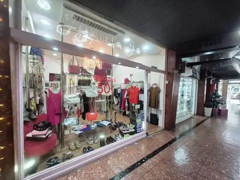 LOCAL COMERCIAL EN GALERIA SAN JOSE DE FLORES