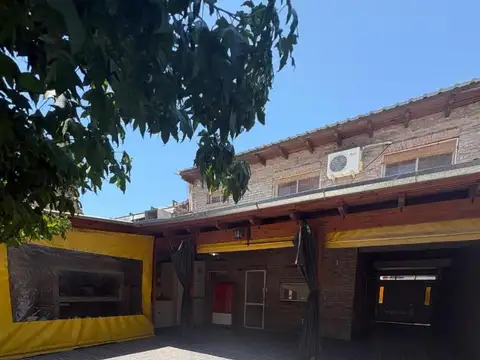 Fisherton casa tres dormitorios con amplio jardin