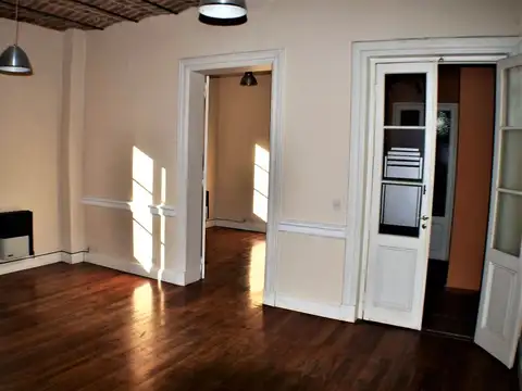 Depto Tipo Casa 6 ambientes con 2 baños