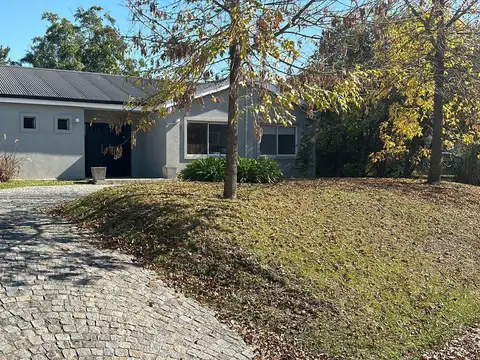 Casa en Venta  Barrio Septiembre, Belén de Escobar, GBA Norte - 4 Ambientes