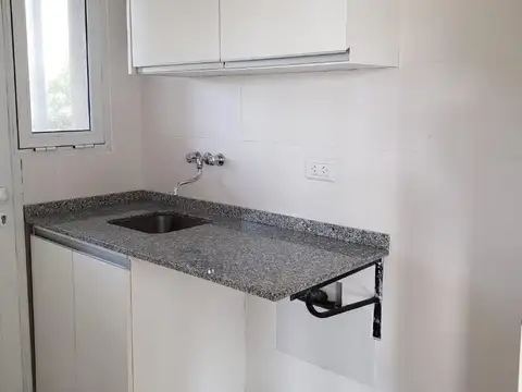 Casa en Alquiler con 2 cocheras