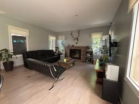 Casa 7 ambientes con 4 baños