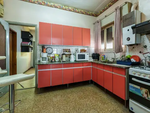 Casa en Venta con 3 cocheras