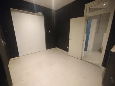 120 mts2 EN DOS PLANTAS, ZONA OULETS. EXCELENTE ESTADO.