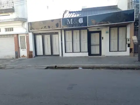 CASA 4 AMB CON GARAGE,PATIO Y QUINCHO