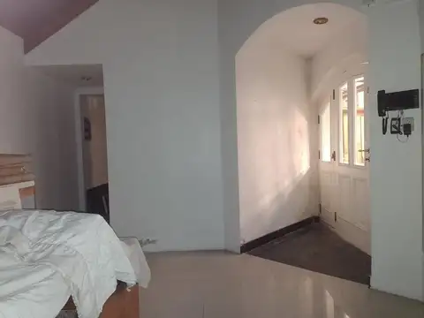 CASA 4 AMB CON GARAGE,PATIO Y QUINCHO