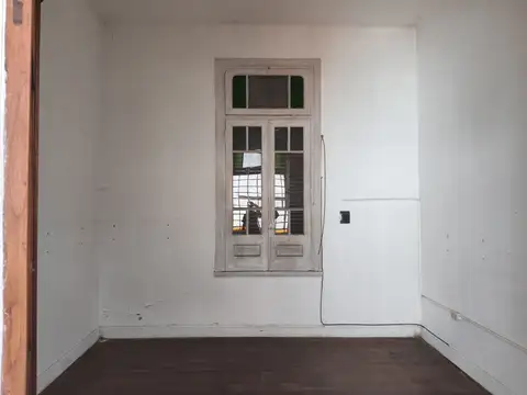 CASA 3 AMBIENTES CON PATIO APTA CONSULTORIOS PSICOLÓGICOS. MARIANO ACOSTA 288 AVELLANEDA