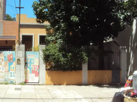 CASA  SOLO USO PROFESIONAL A 4 CUADRAS DE LA PLAZA