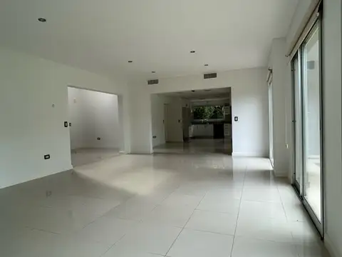 VENTA en La Alameda, Nordelta, Casa interna con 4 dormitorios.